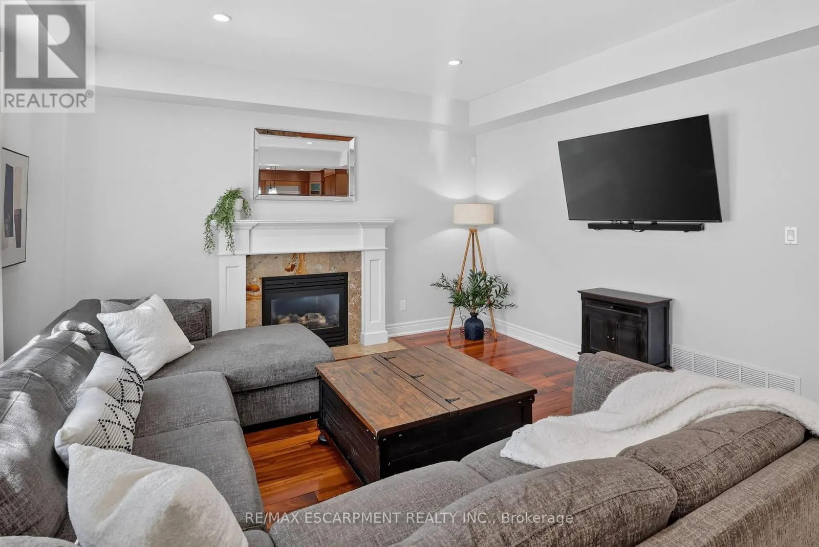 4852 NORTHGATE CRESCENT