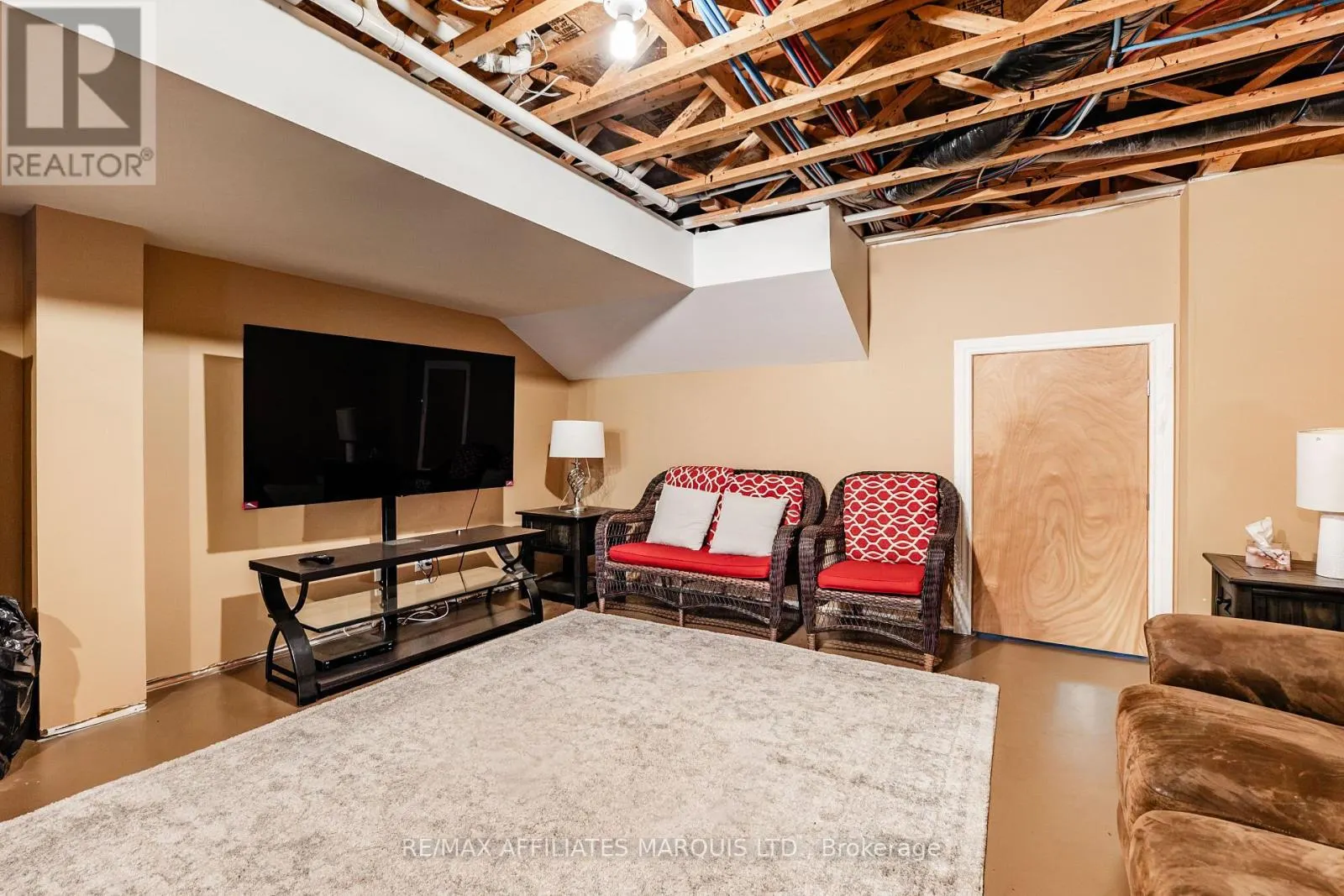 2448 OLD MILITARY ROAD