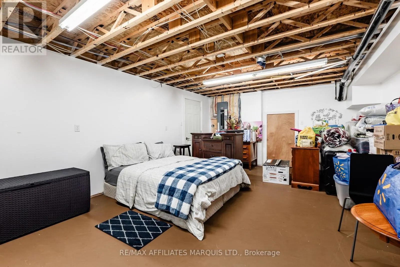 2448 OLD MILITARY ROAD