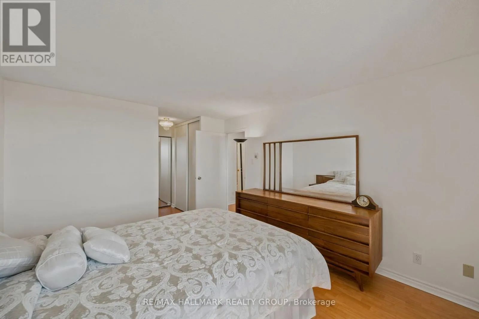 1007 - 415 GREENVIEW AVENUE