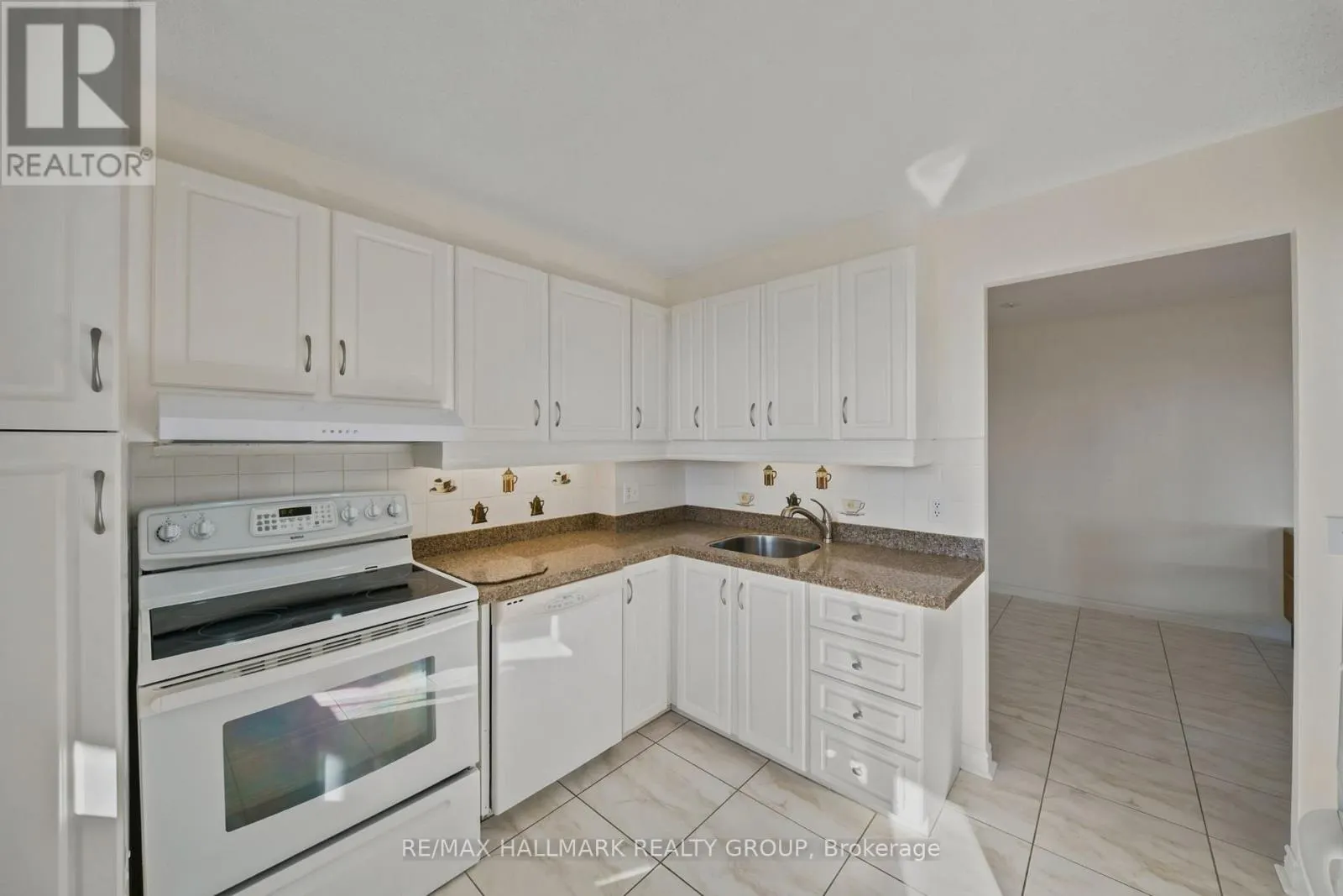 1007 - 415 GREENVIEW AVENUE