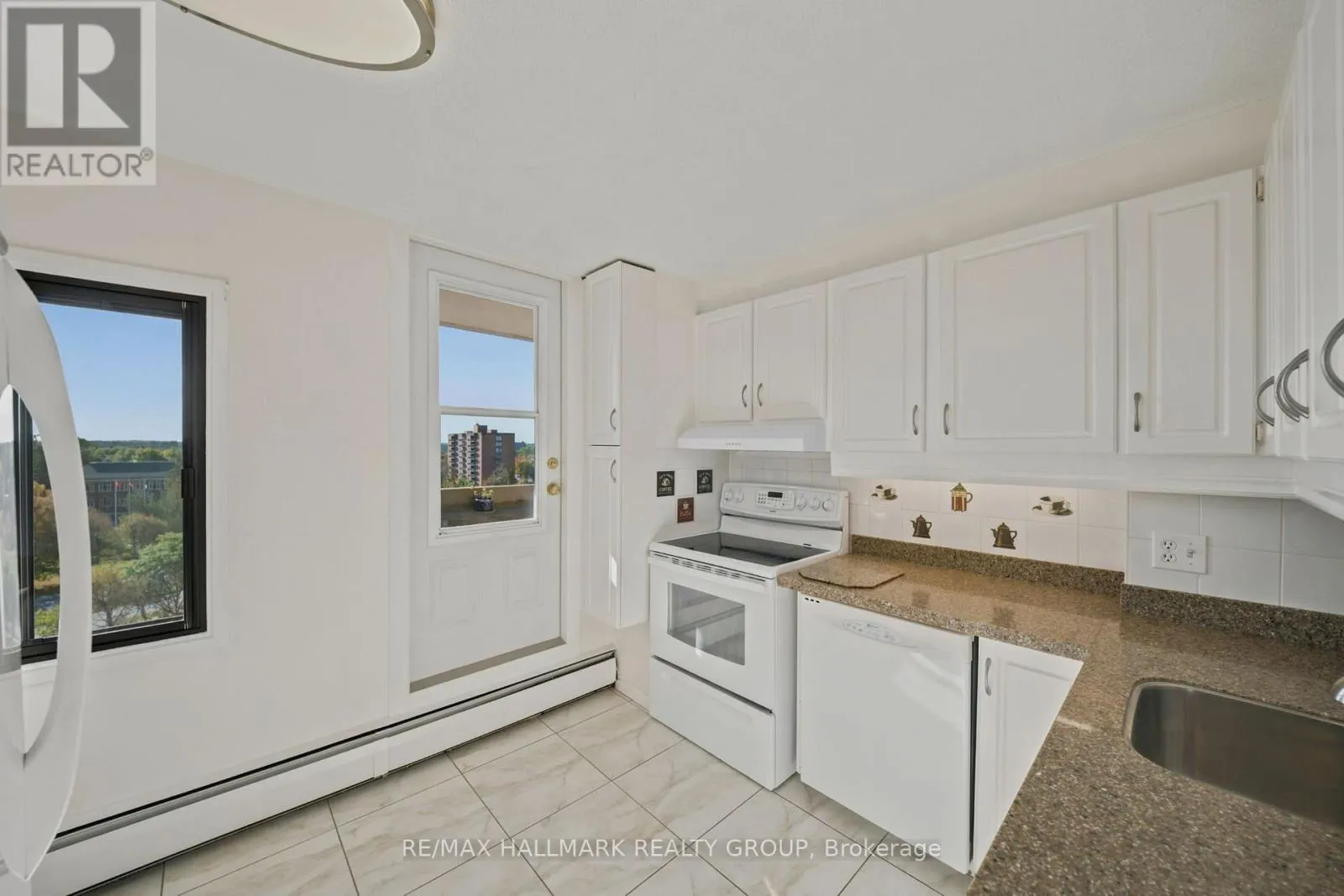 1007 - 415 GREENVIEW AVENUE