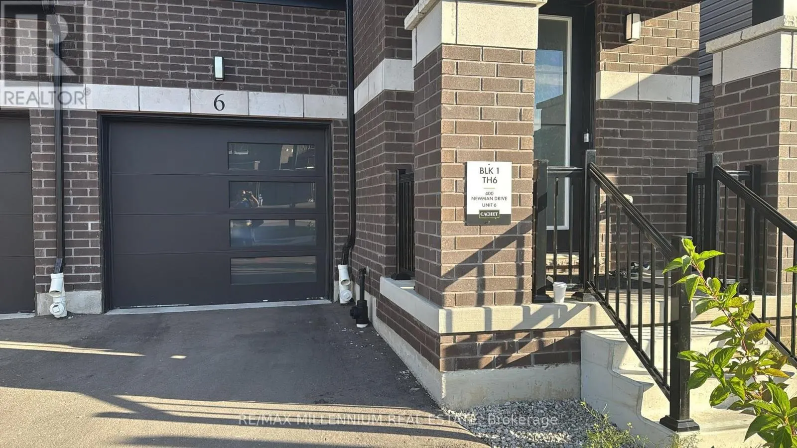 6 - 400 NEWMAN DRIVE