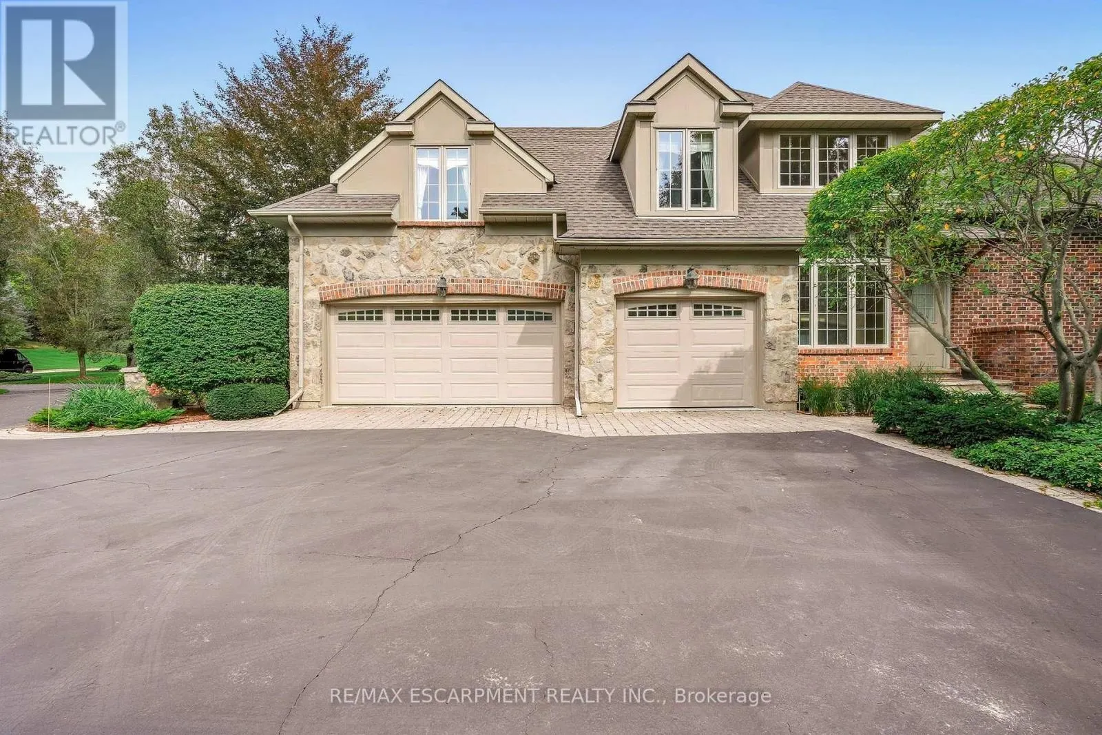 18 BLACKBERRY PLACE