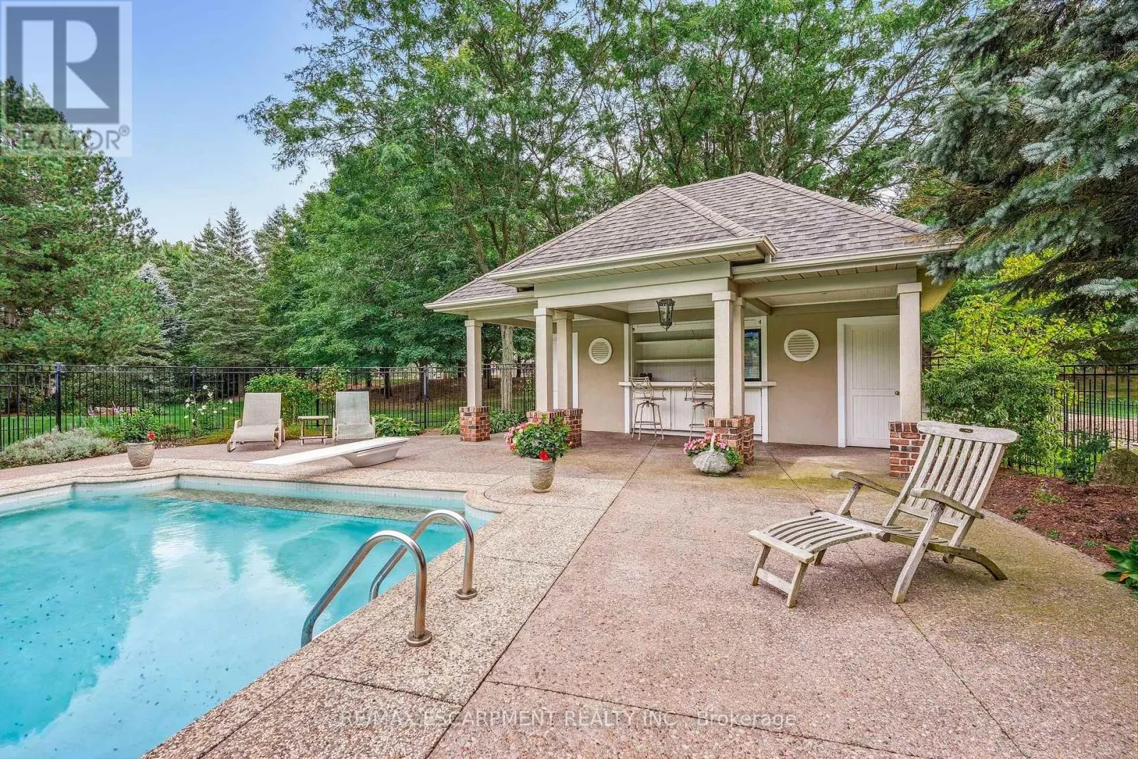 18 BLACKBERRY PLACE