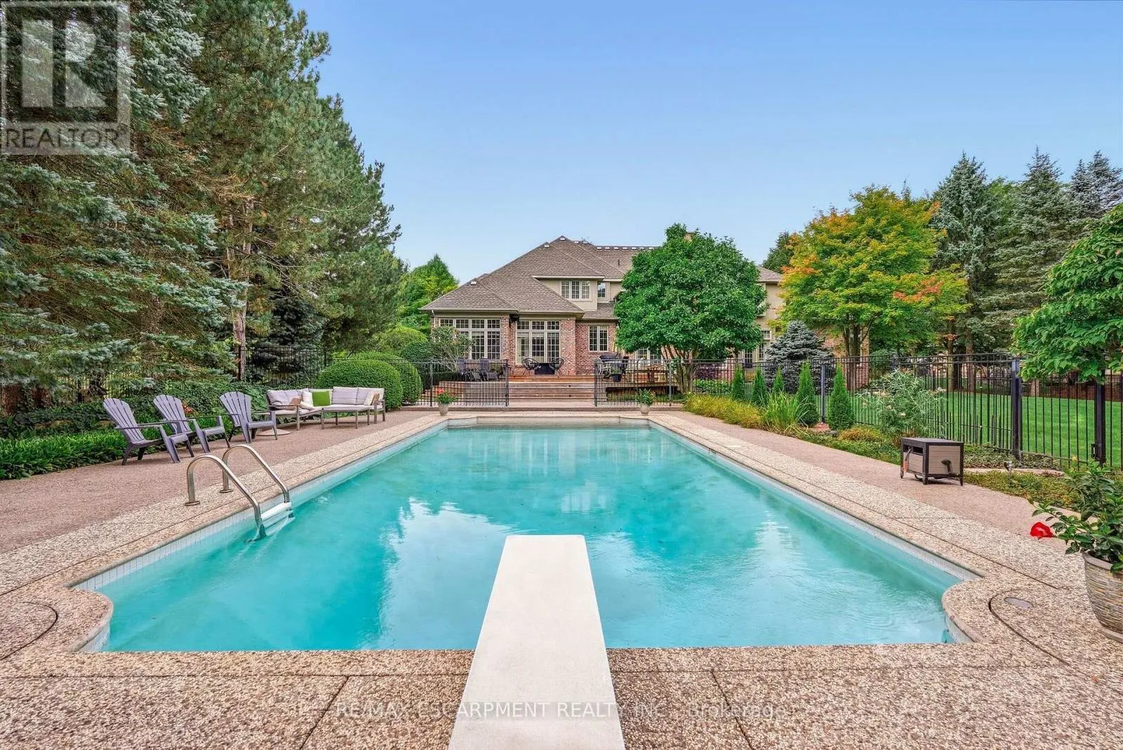 18 BLACKBERRY PLACE