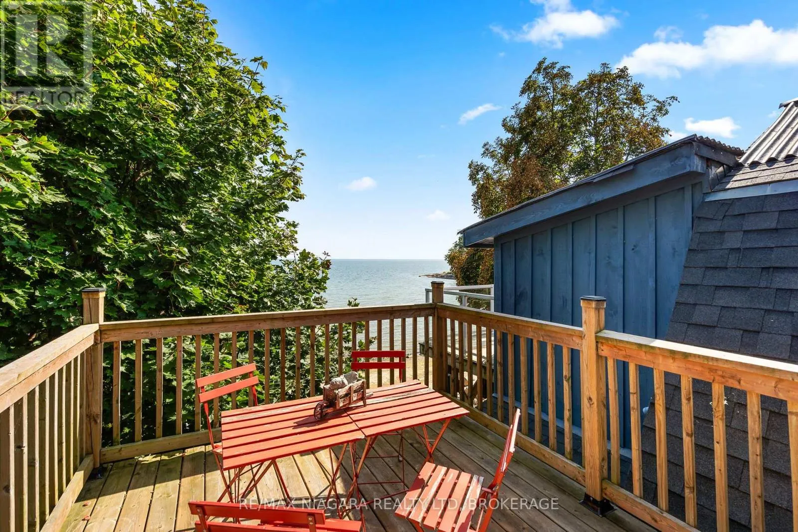 105 LIGHTHOUSE DRIVE