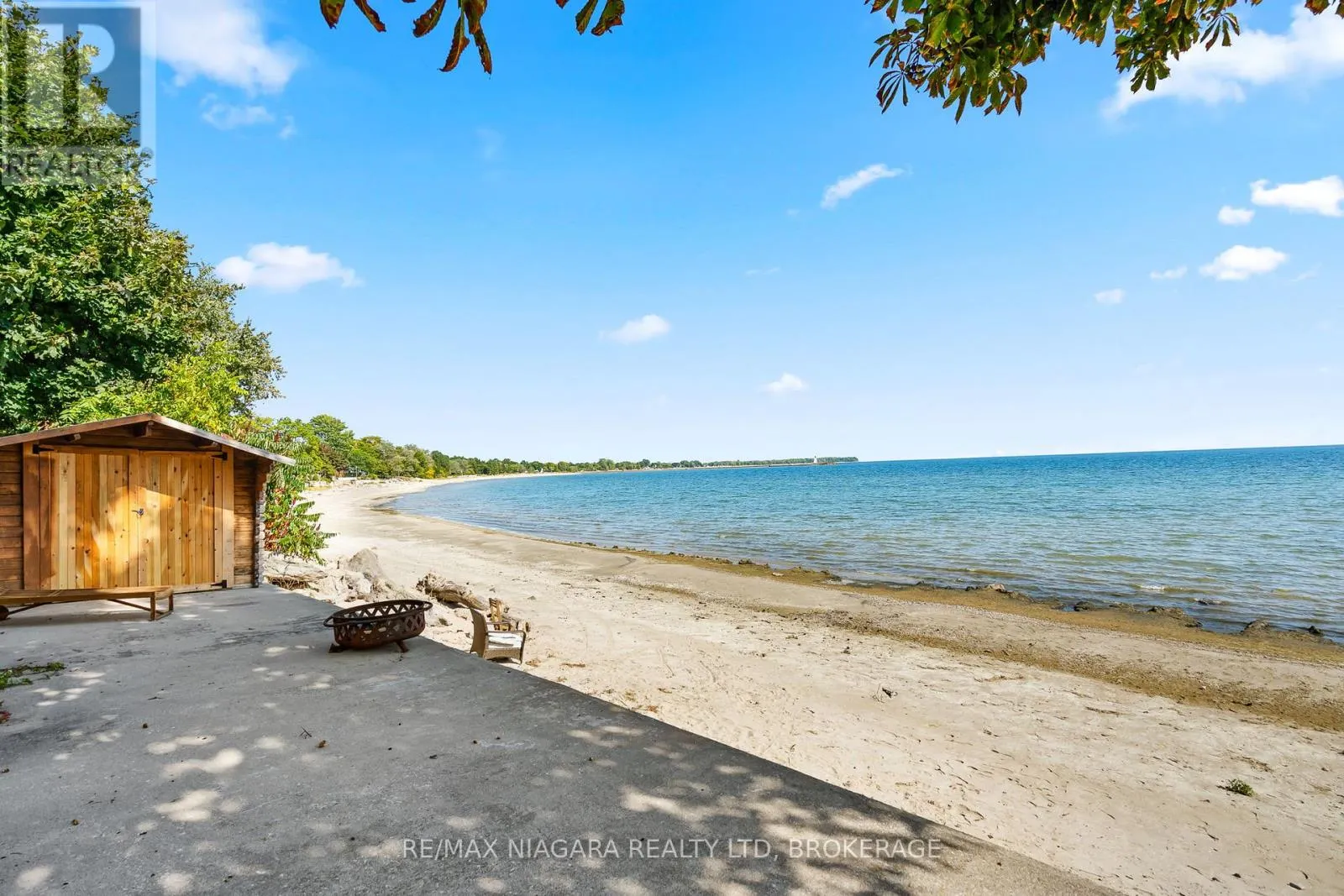 105 LIGHTHOUSE DRIVE