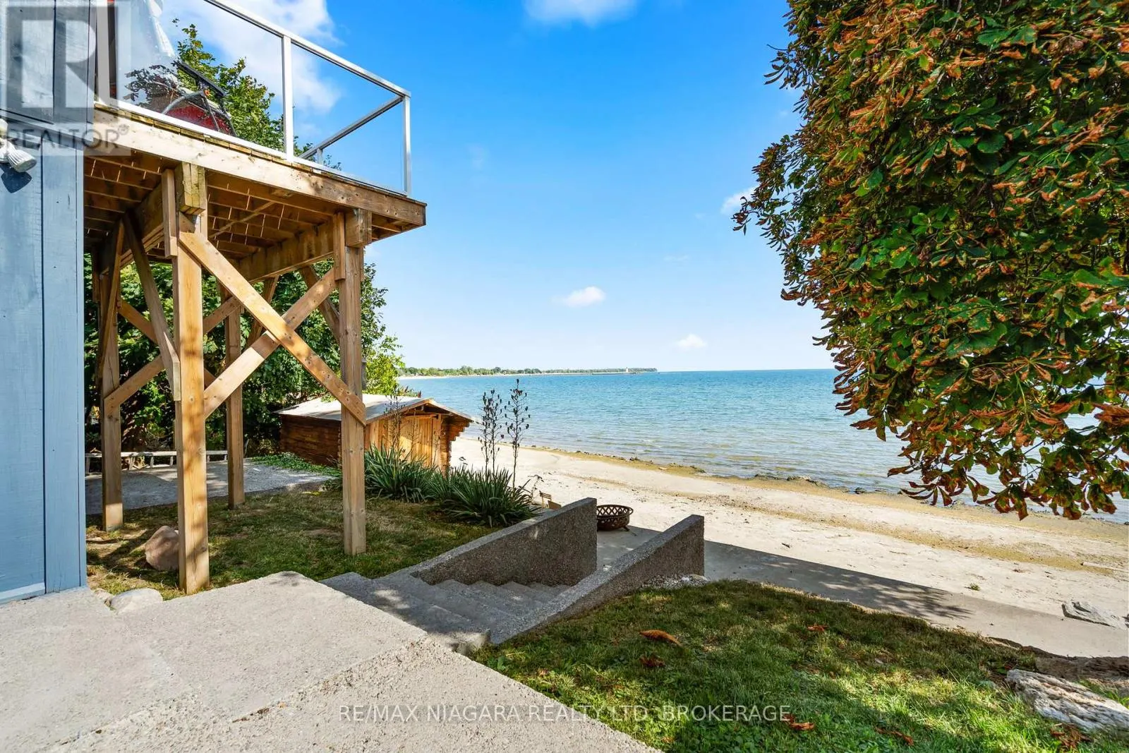 105 LIGHTHOUSE DRIVE