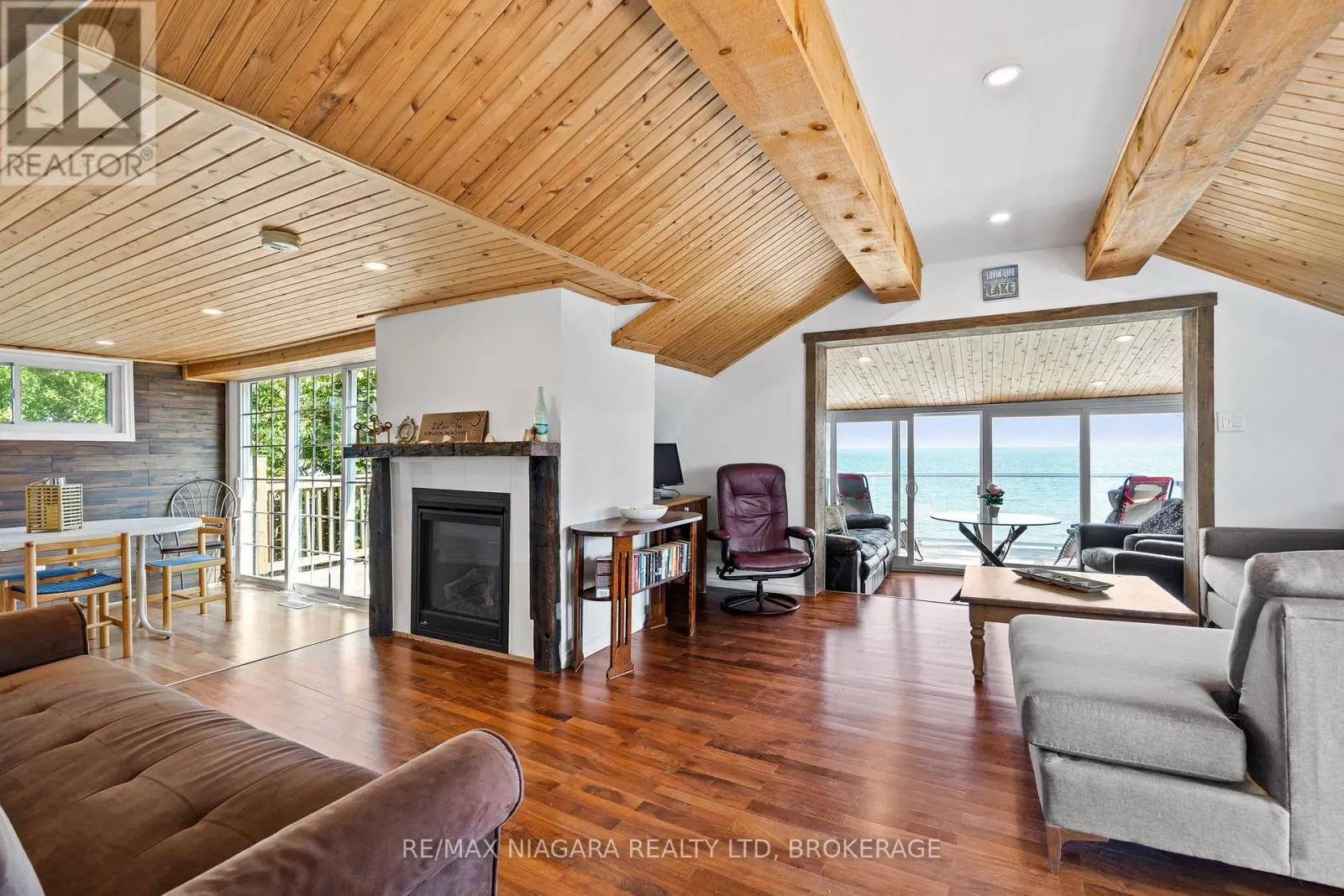 105 LIGHTHOUSE DRIVE