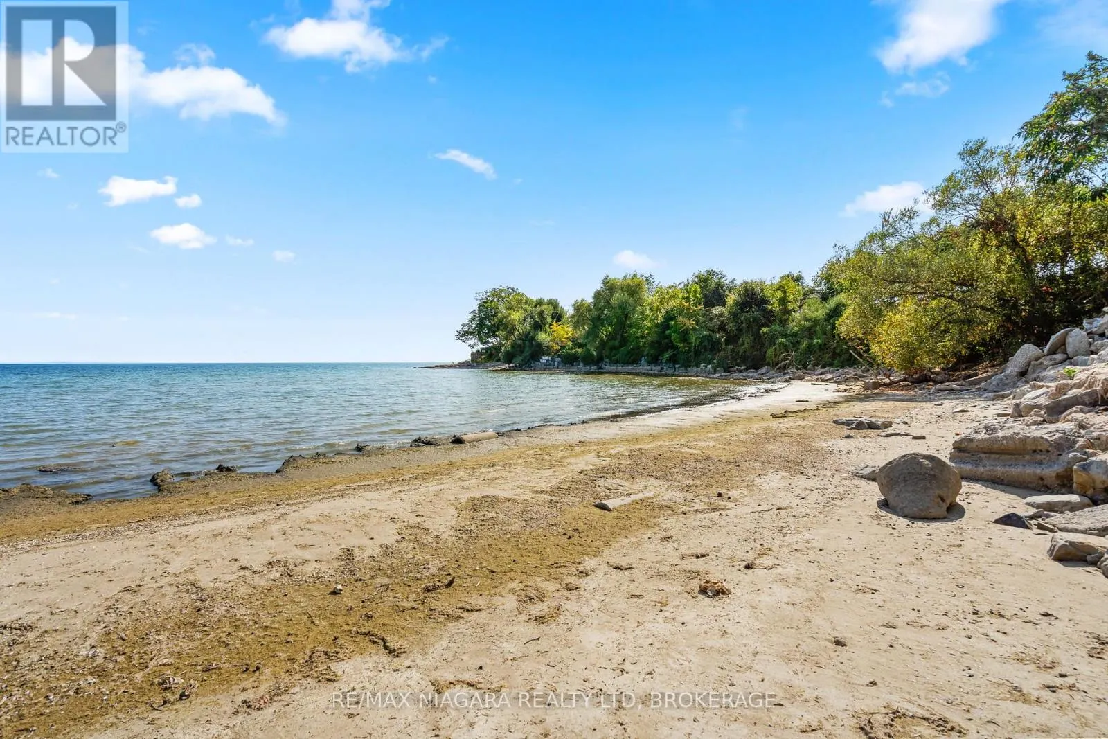 105 LIGHTHOUSE DRIVE