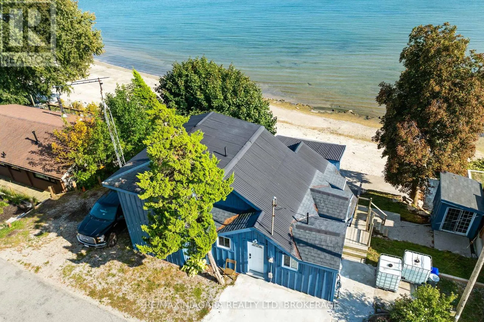 105 LIGHTHOUSE DRIVE