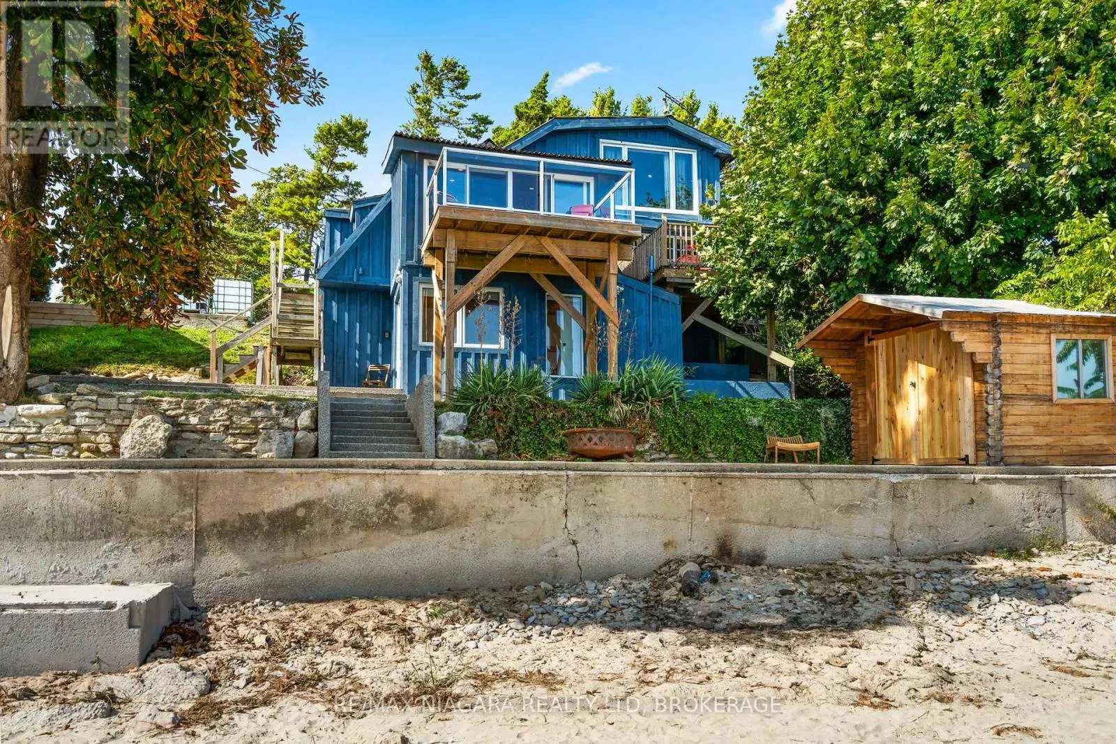 105 LIGHTHOUSE DRIVE