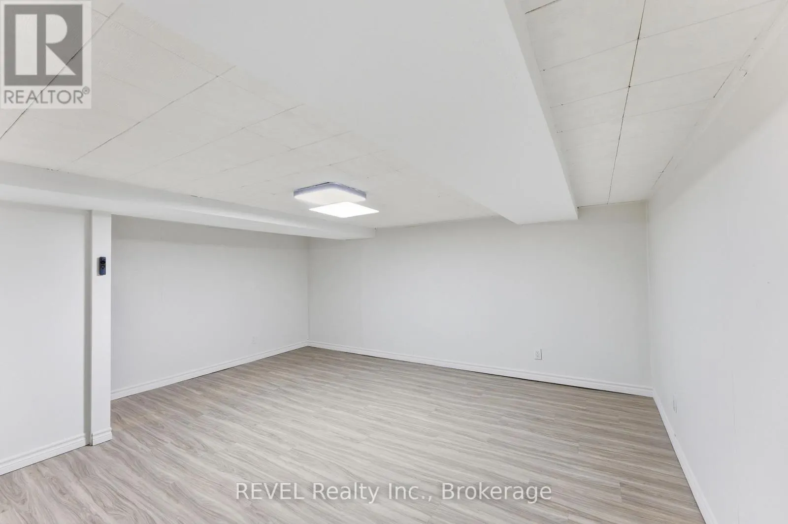15 - 151 LINWELL ROAD #15