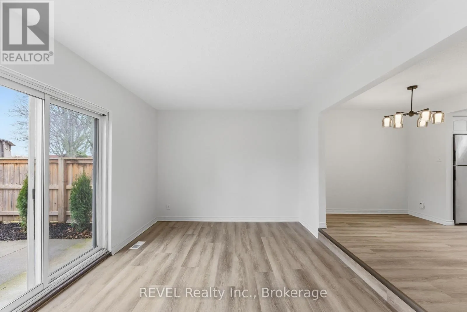 15 - 151 LINWELL ROAD #15