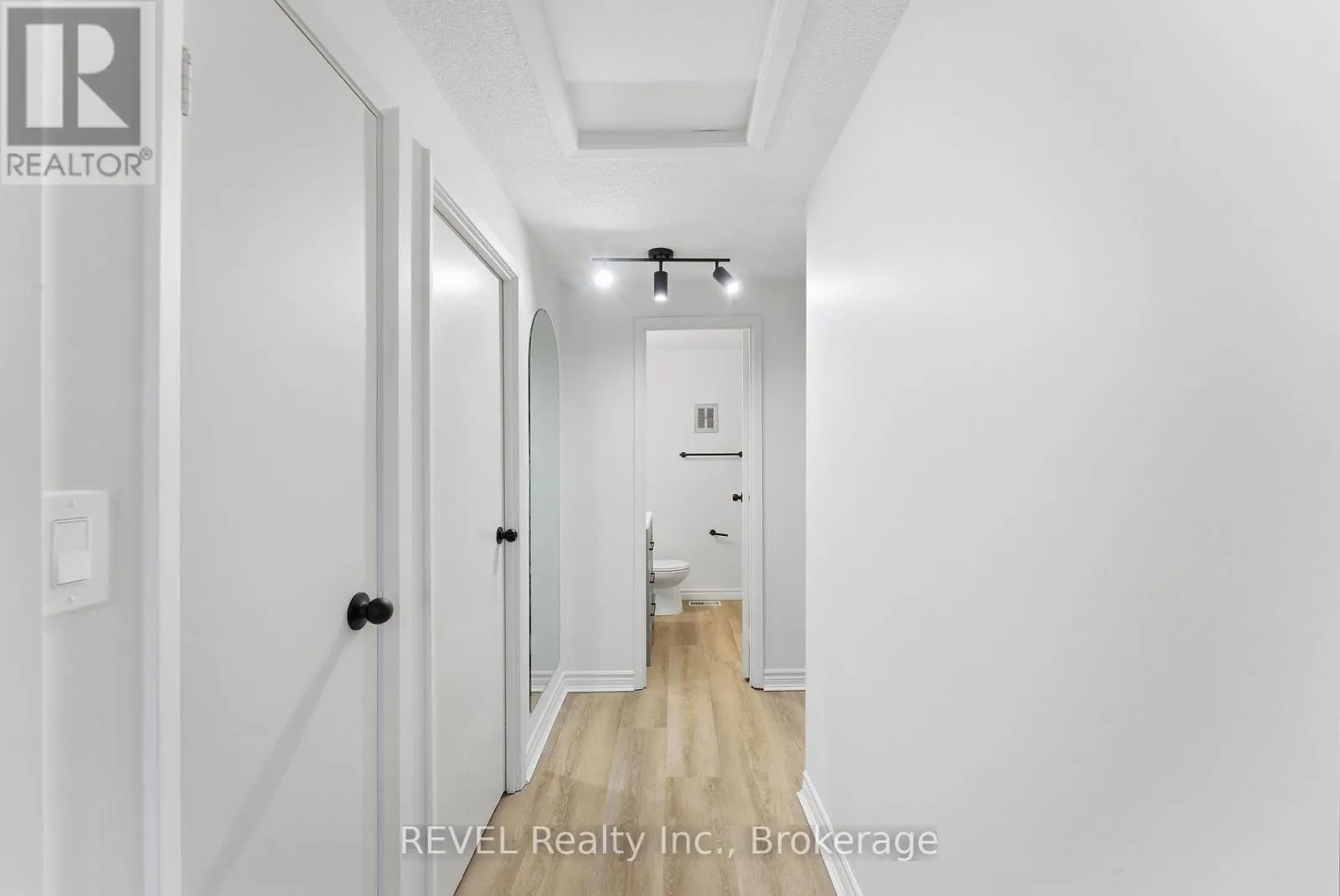 15 - 151 LINWELL ROAD #15