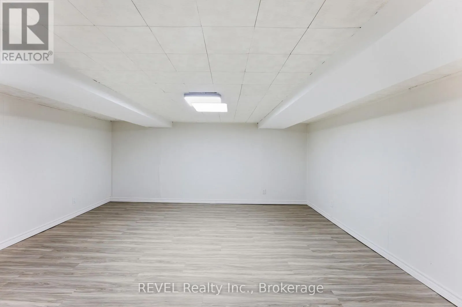 15 - 151 LINWELL ROAD #15