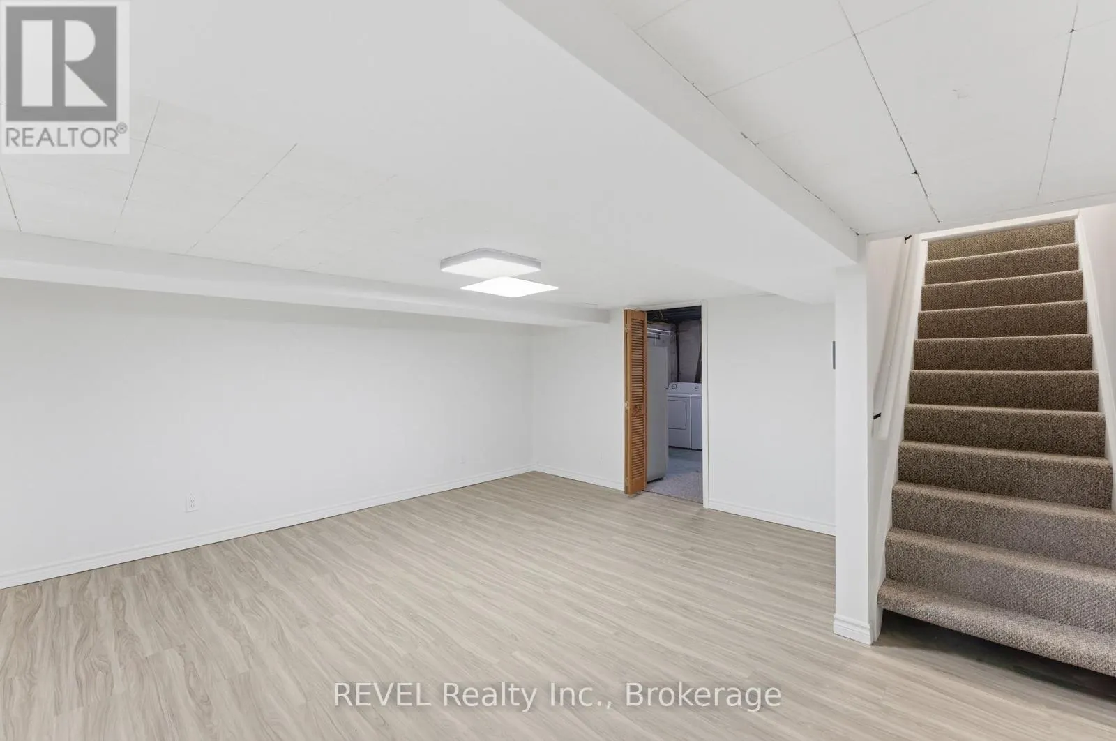 15 - 151 LINWELL ROAD #15