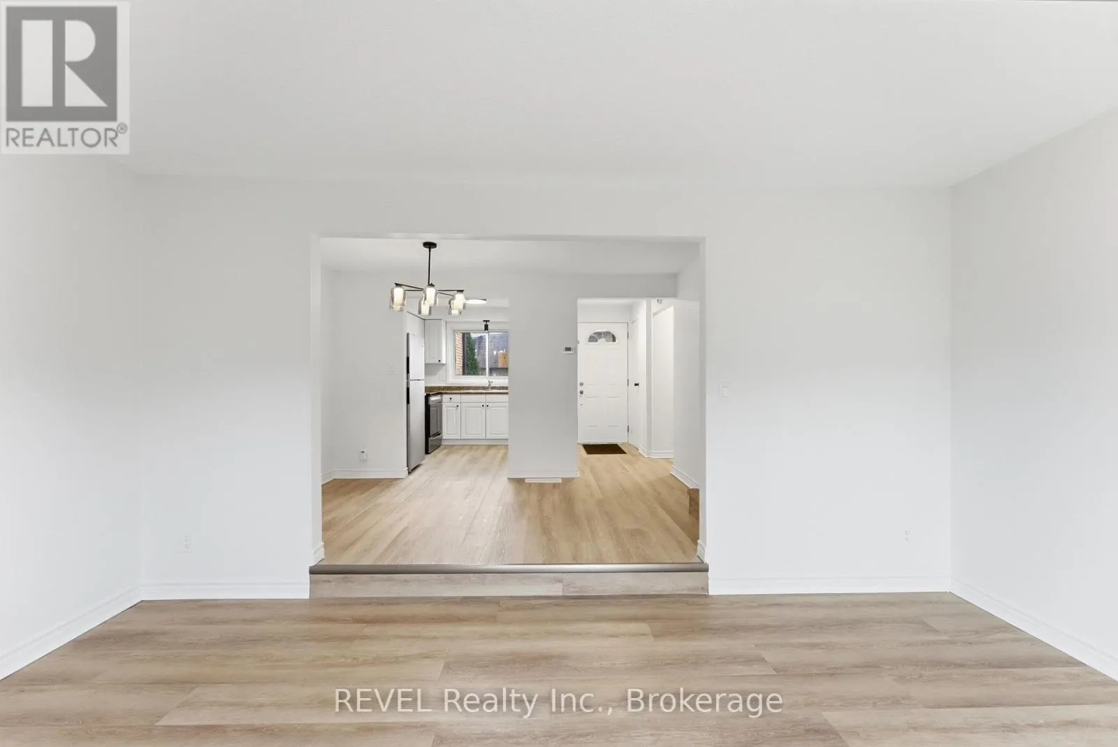 15 - 151 LINWELL ROAD #15