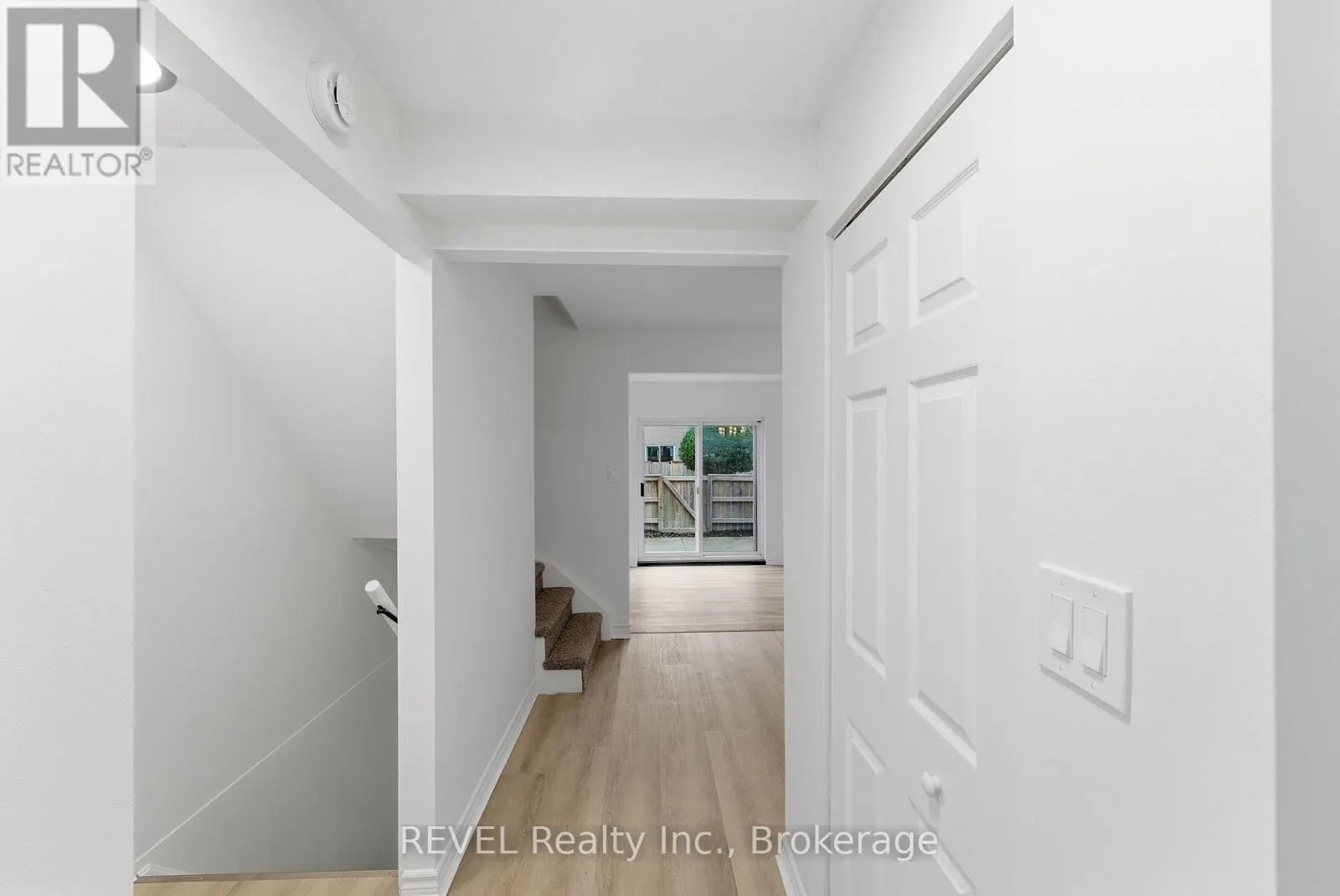 15 - 151 LINWELL ROAD #15