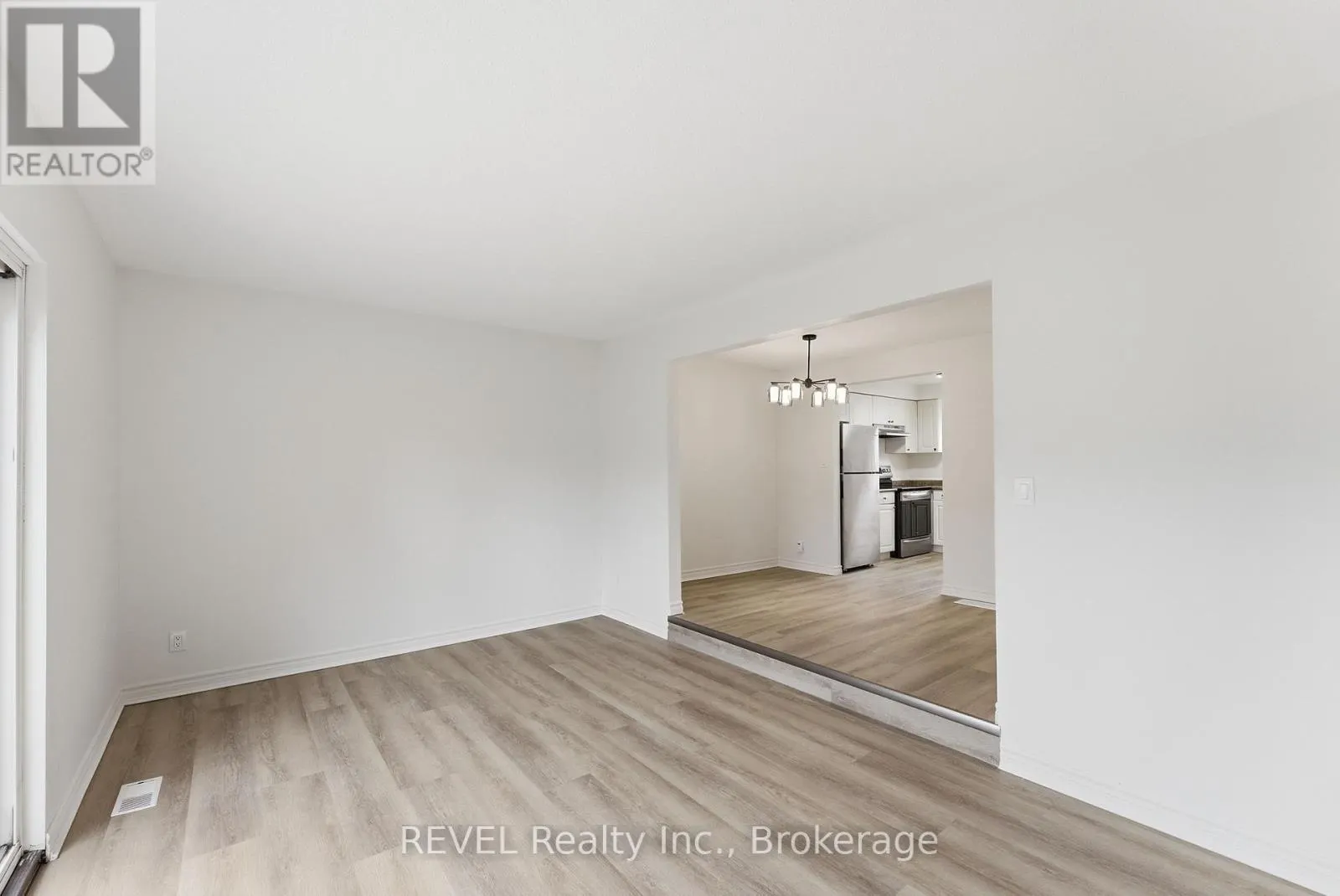 15 - 151 LINWELL ROAD #15