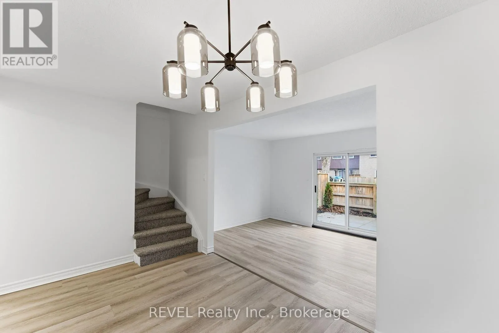 15 - 151 LINWELL ROAD #15
