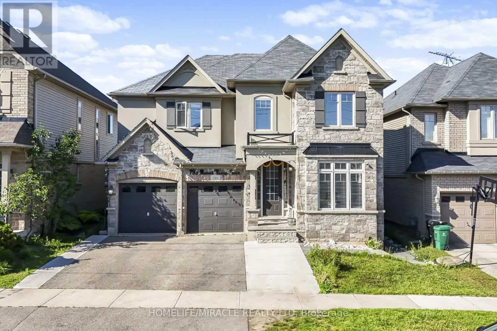 795 ROBERT FERRIE DRIVE