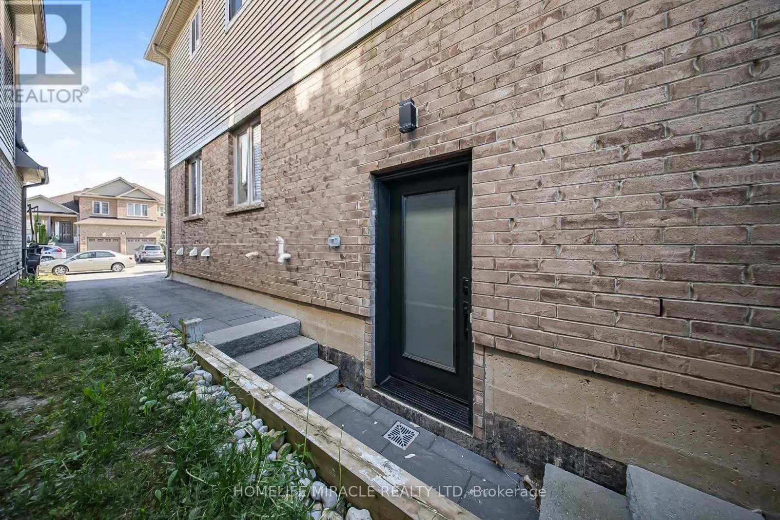 795 ROBERT FERRIE DRIVE