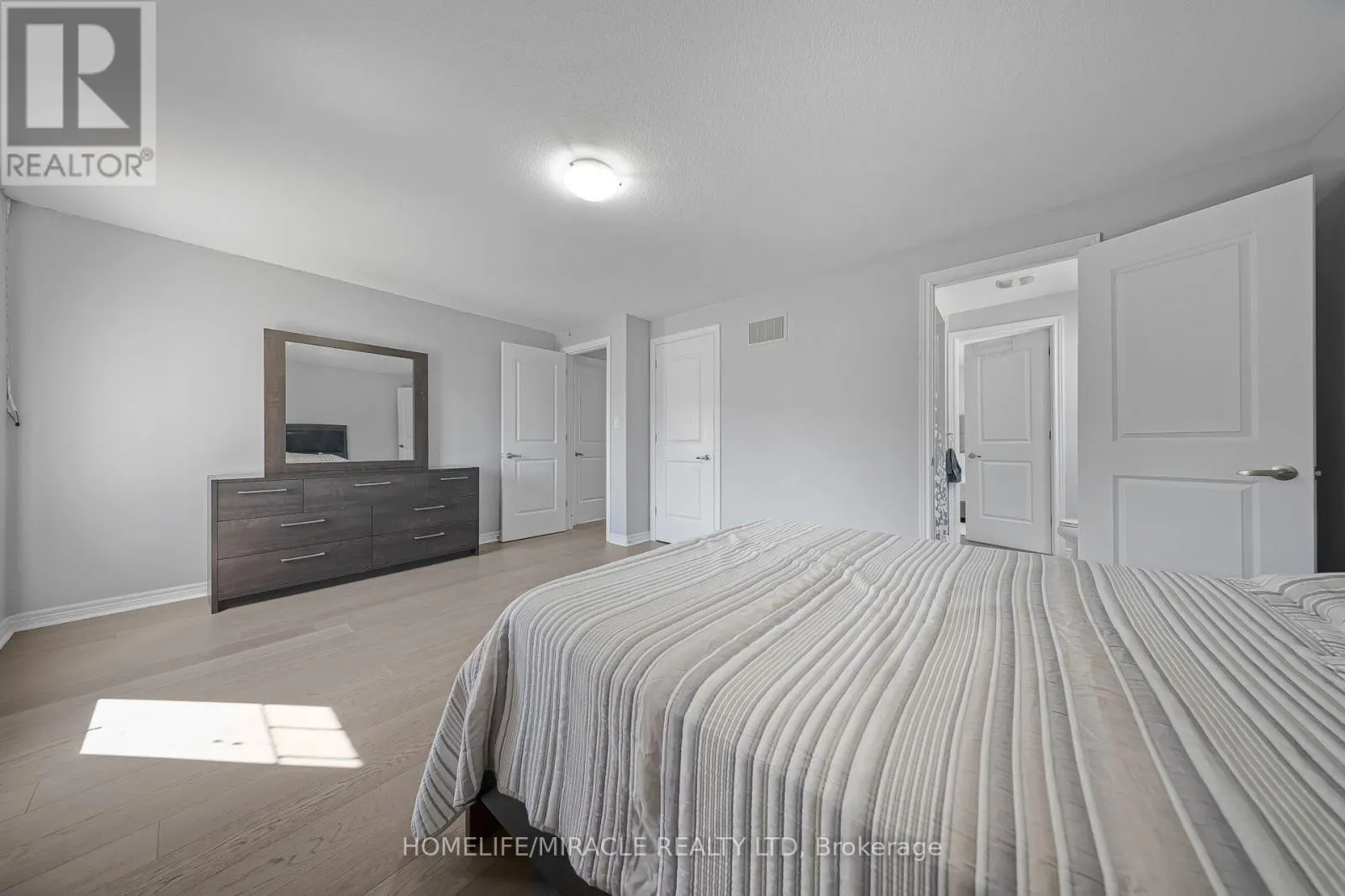 795 ROBERT FERRIE DRIVE