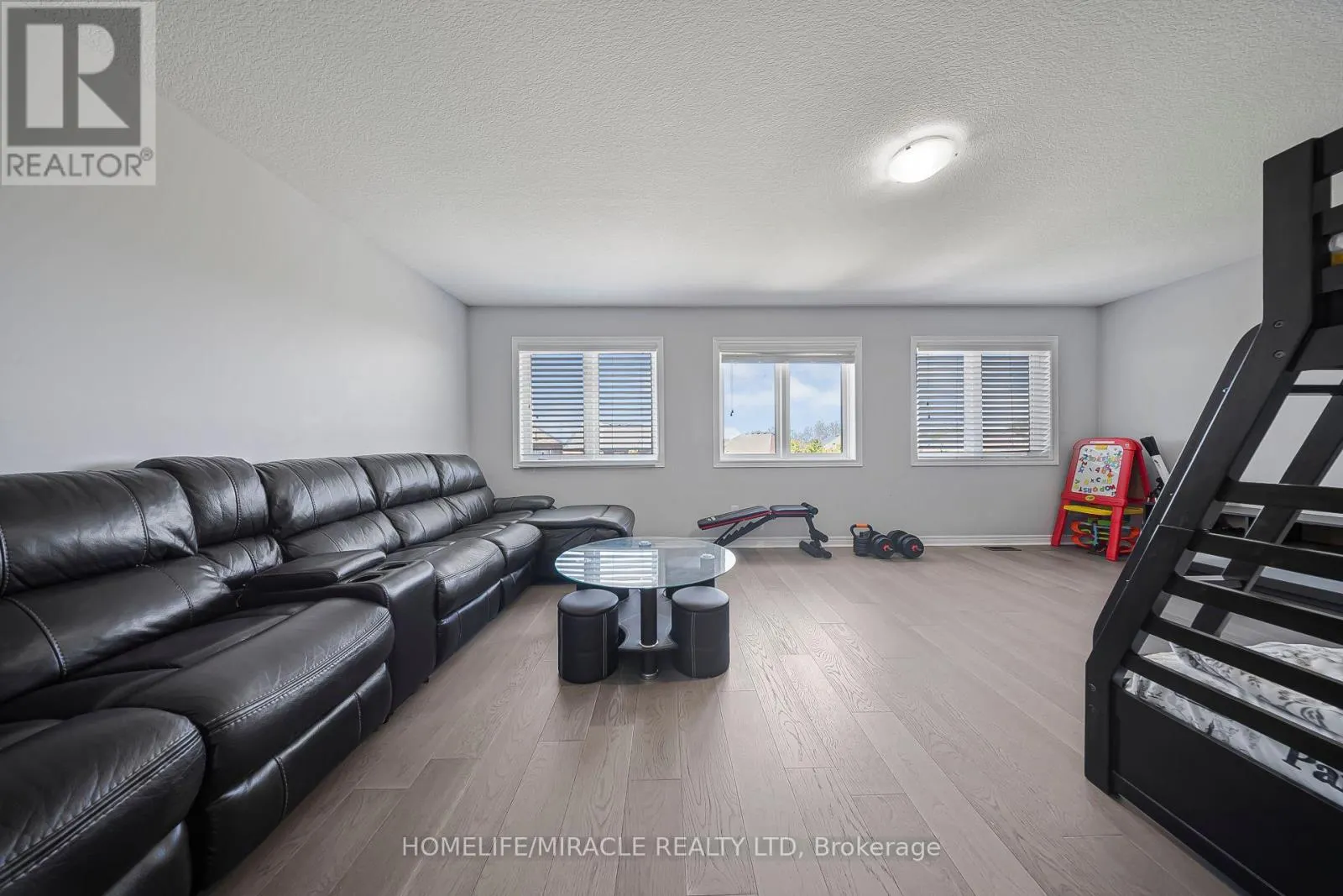 795 ROBERT FERRIE DRIVE