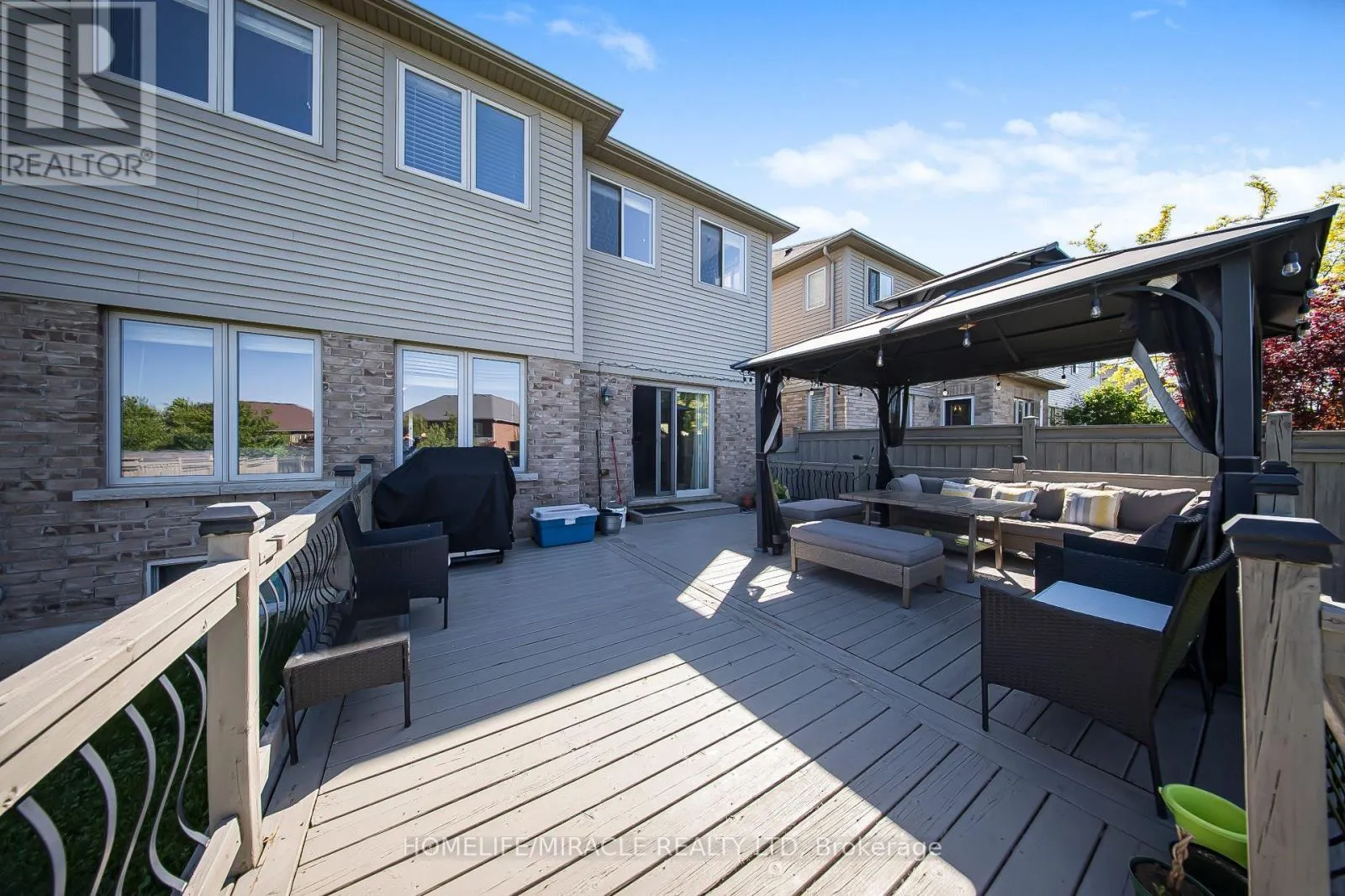 795 ROBERT FERRIE DRIVE