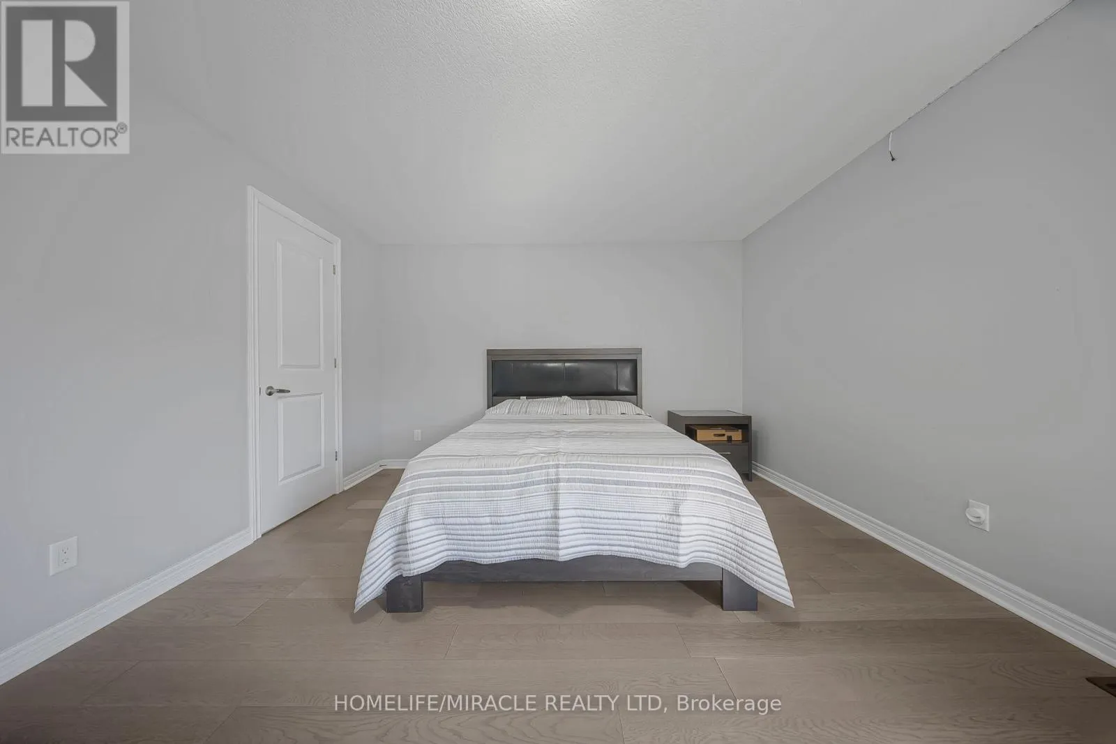 795 ROBERT FERRIE DRIVE