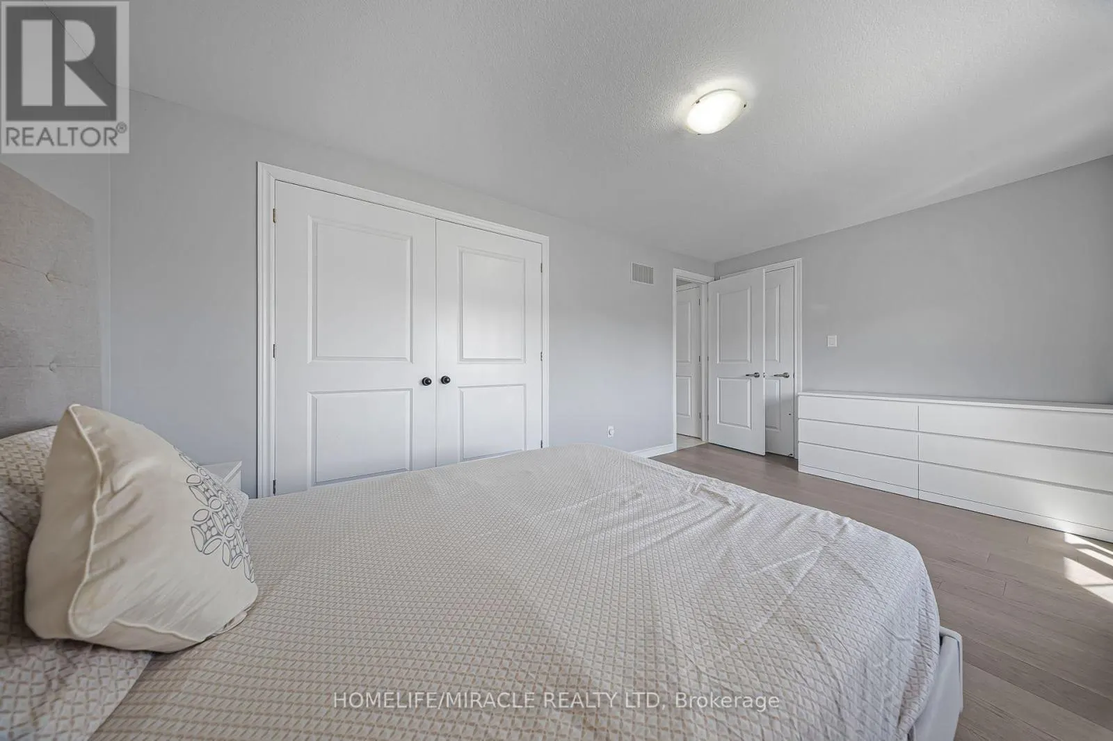 795 ROBERT FERRIE DRIVE