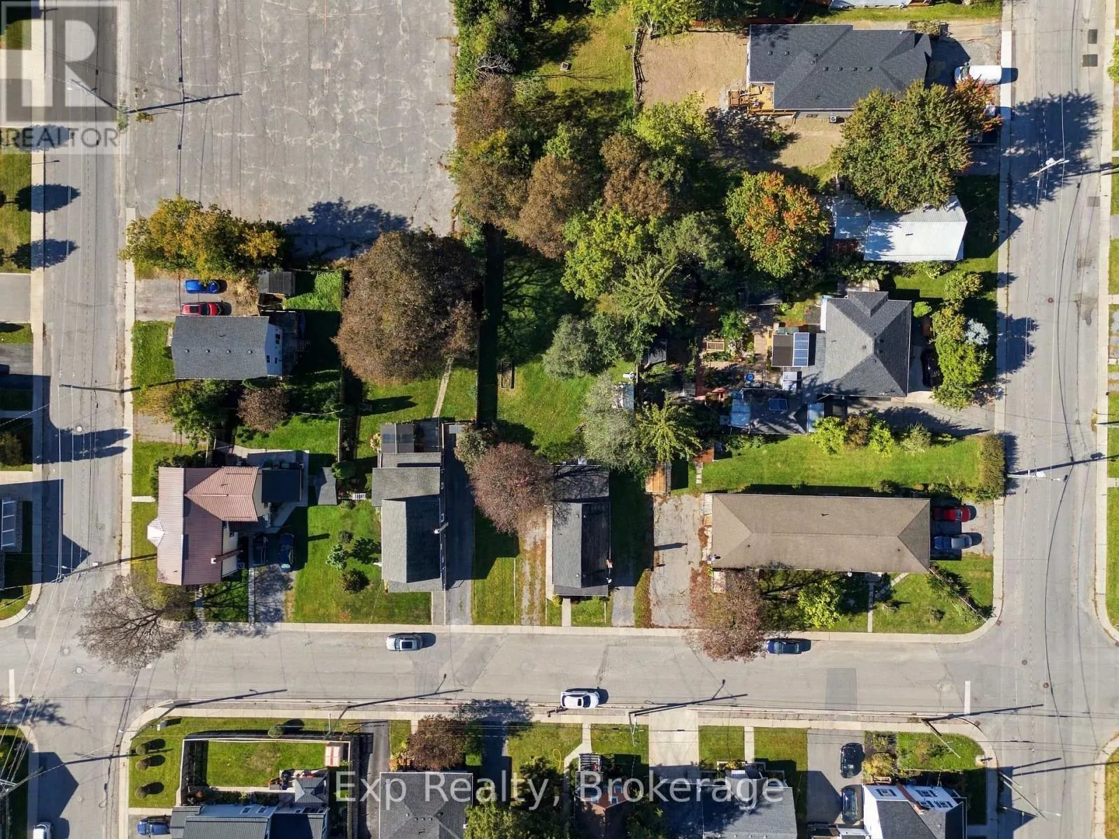 204 ROBERT STREET