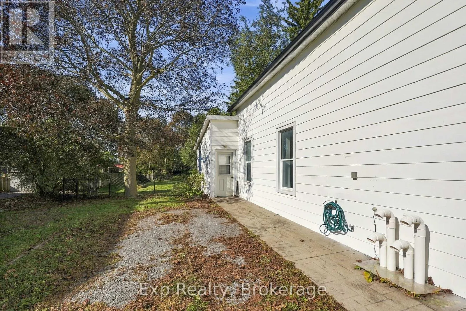 204 ROBERT STREET