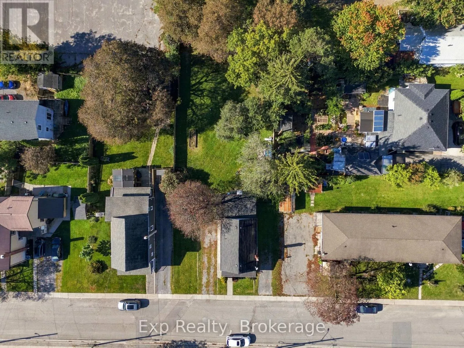 204 ROBERT STREET