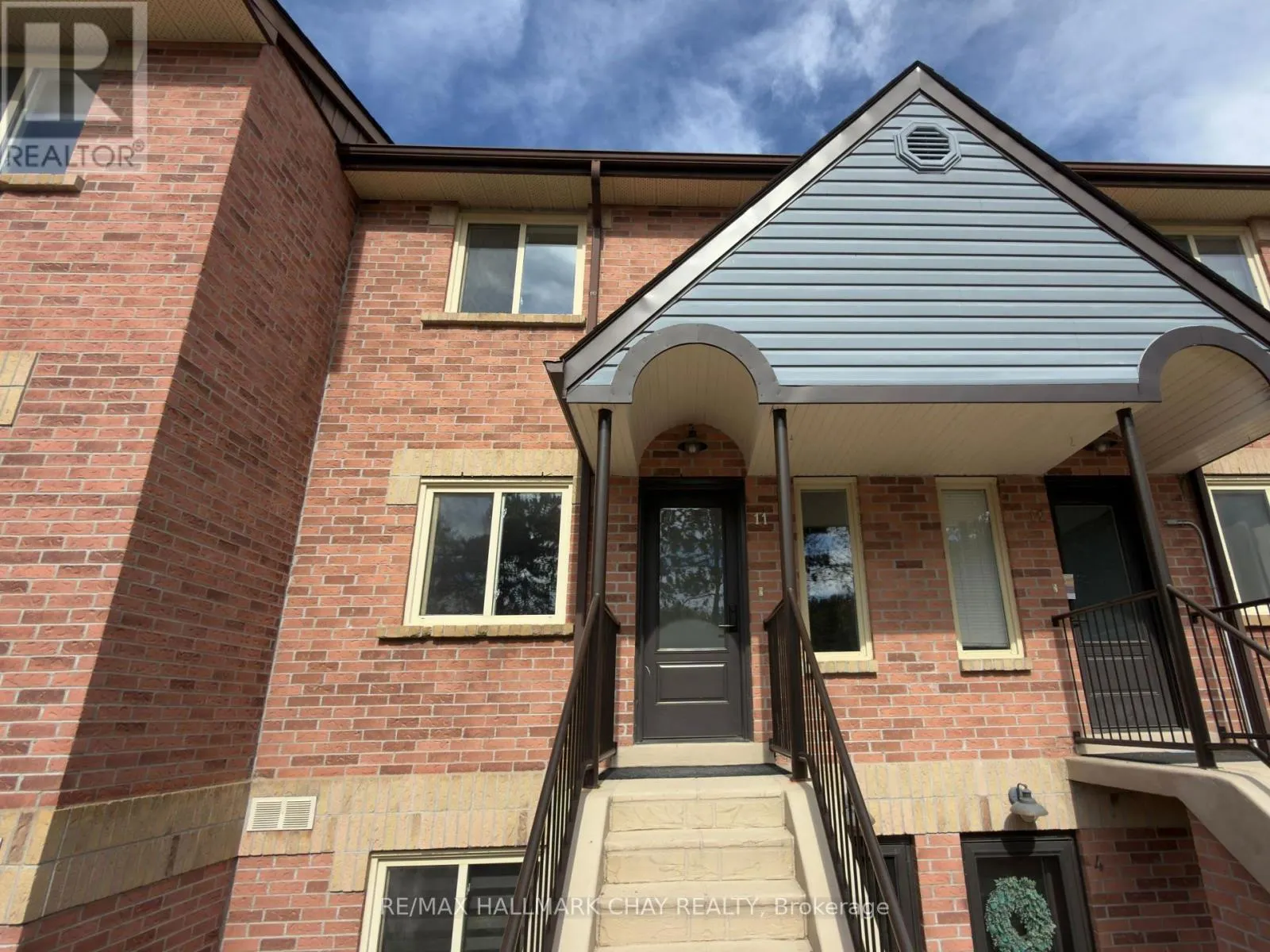 11 - 142 ECCLESTONE DRIVE