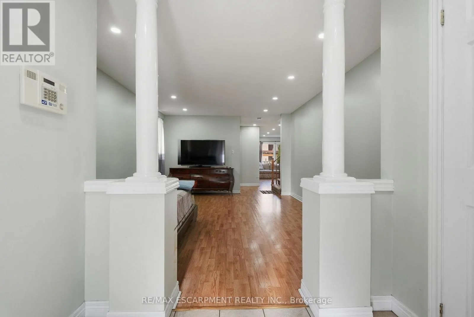 31 PEACHWOOD CRESCENT