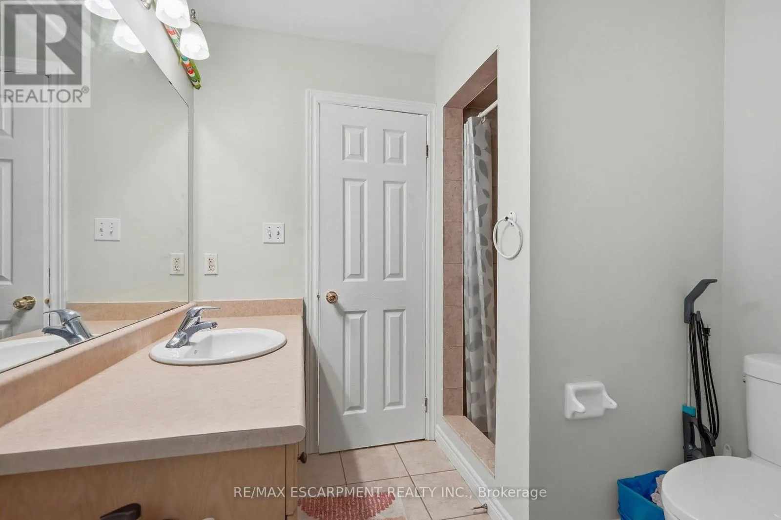 31 PEACHWOOD CRESCENT
