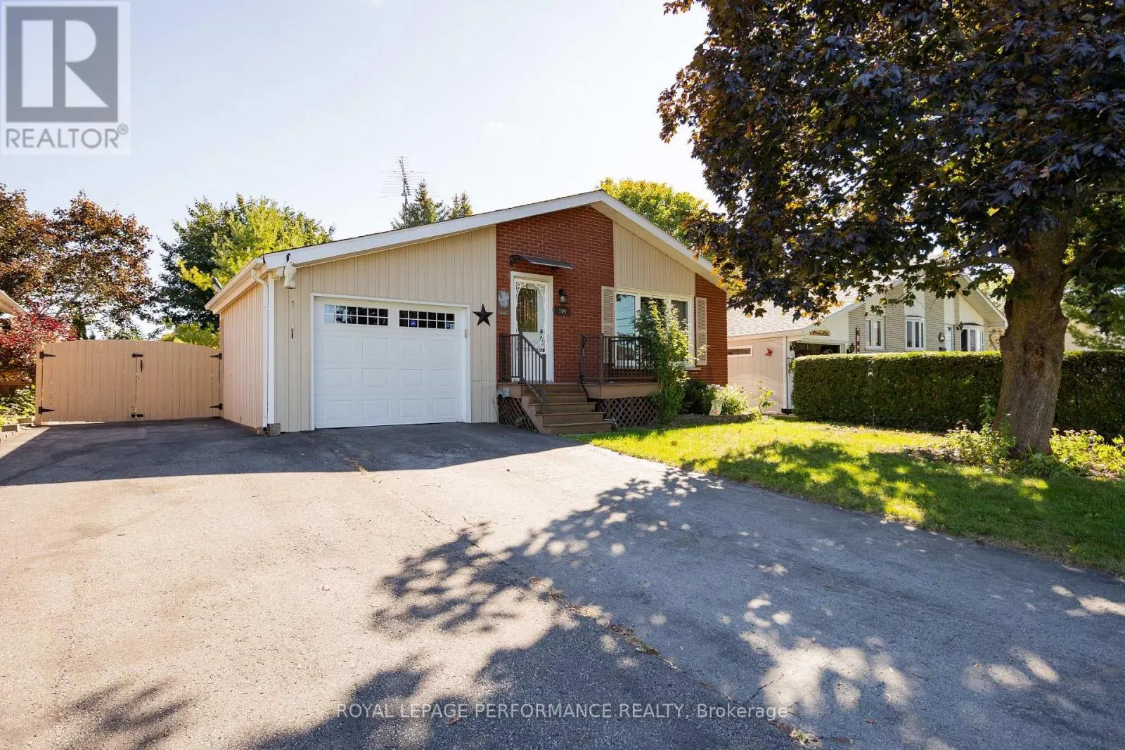 104 KINCARDINE STREET W