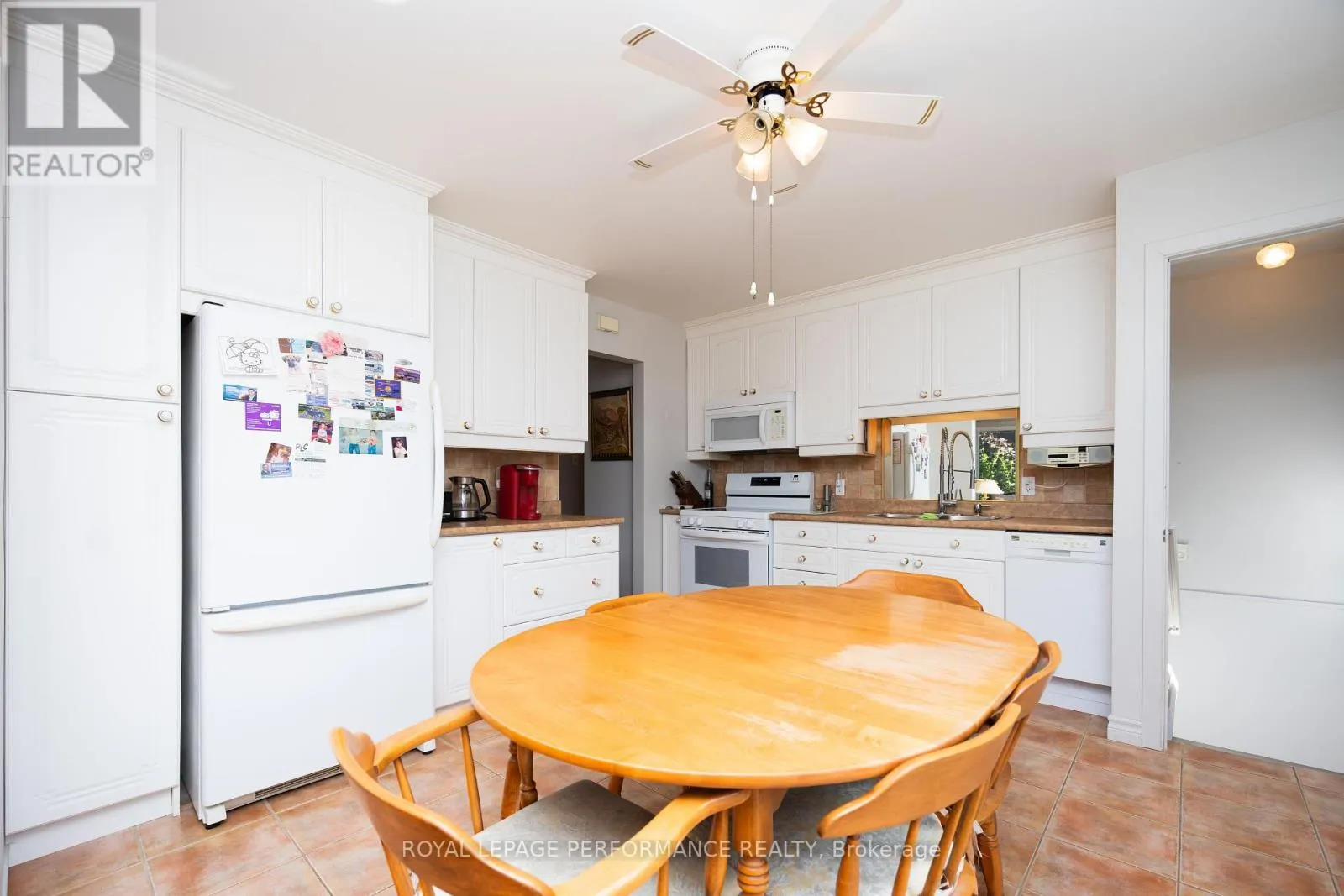 104 KINCARDINE STREET W