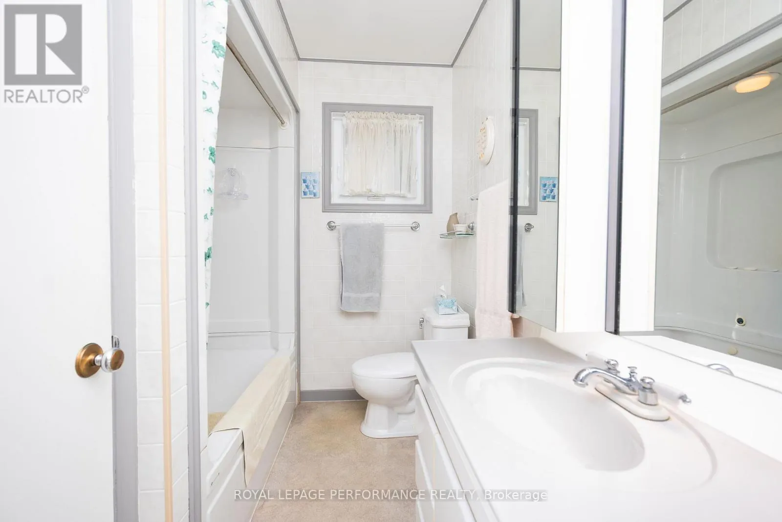 104 KINCARDINE STREET W