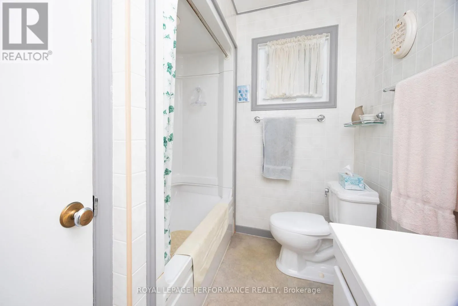 104 KINCARDINE STREET W