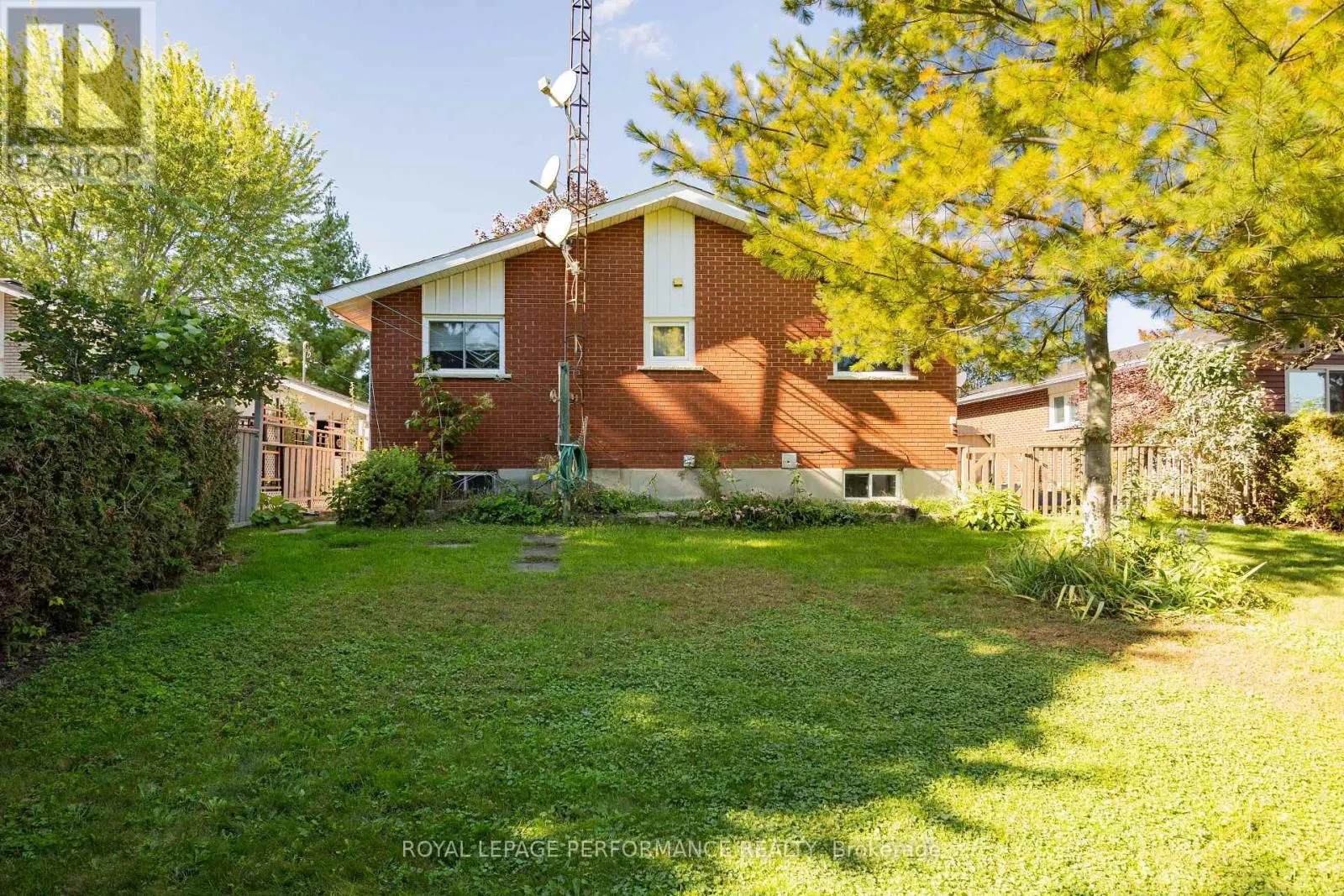 104 KINCARDINE STREET W