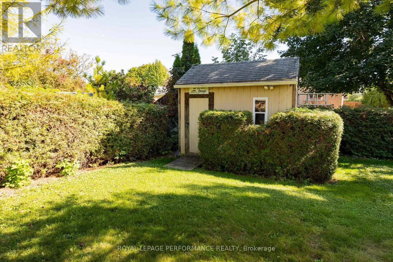 104 KINCARDINE STREET W