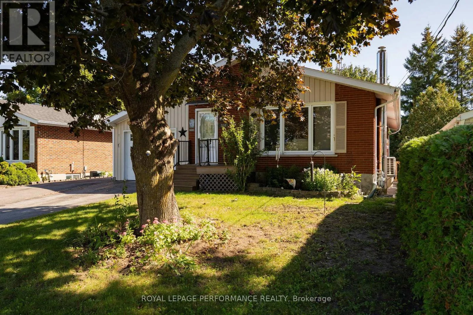 104 KINCARDINE STREET W