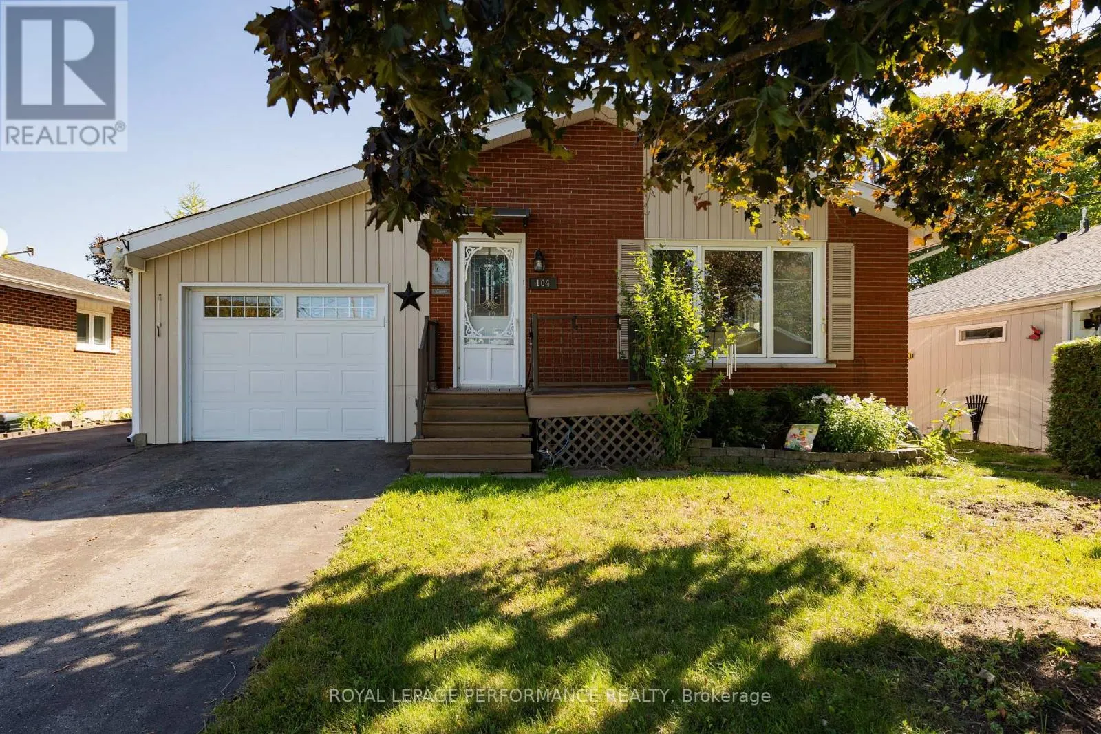 104 KINCARDINE STREET W