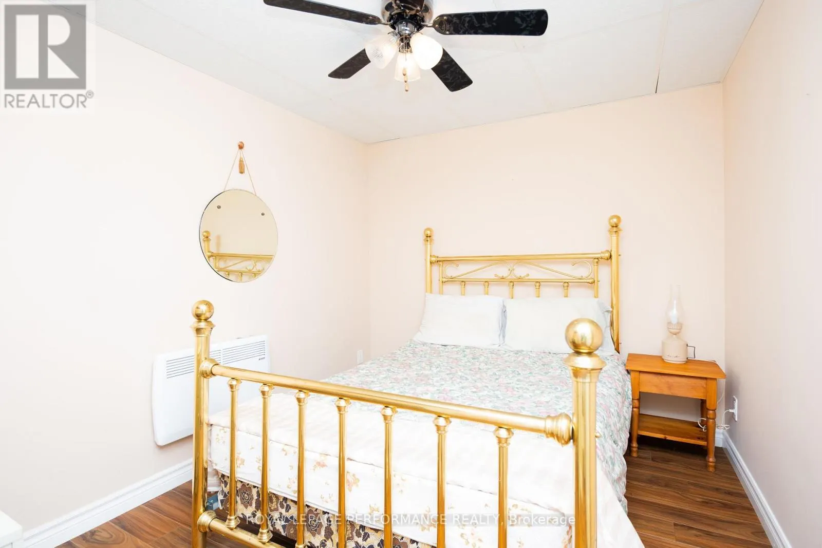 104 KINCARDINE STREET W