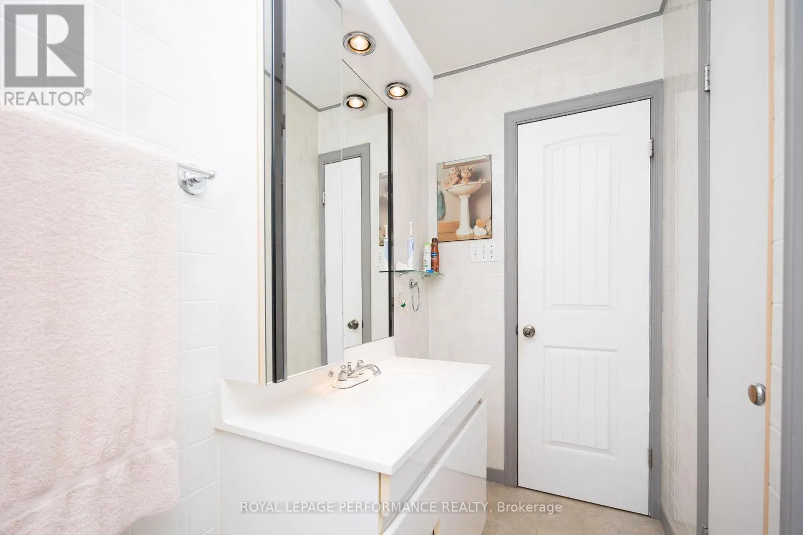 104 KINCARDINE STREET W