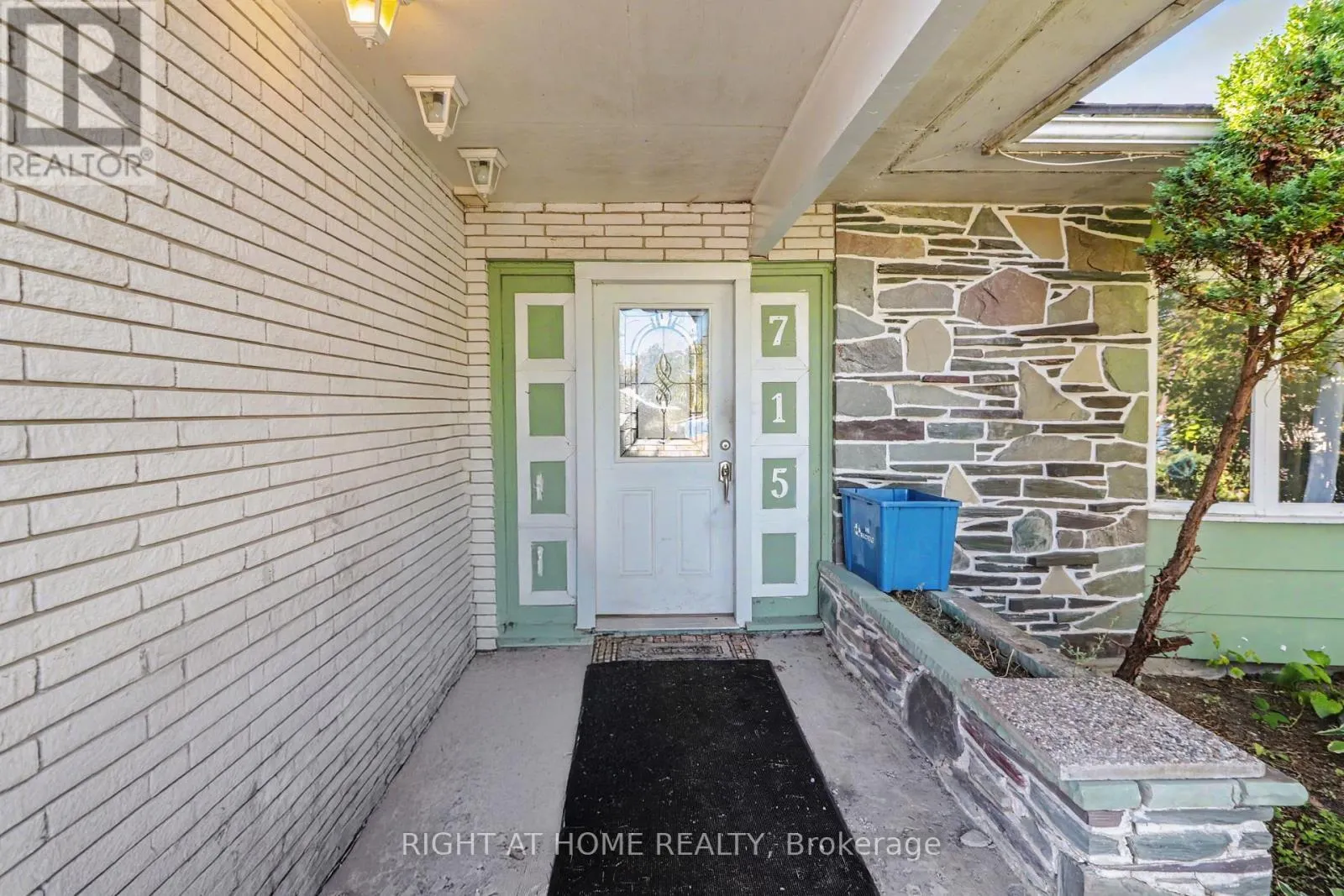 715 GERARD STREET